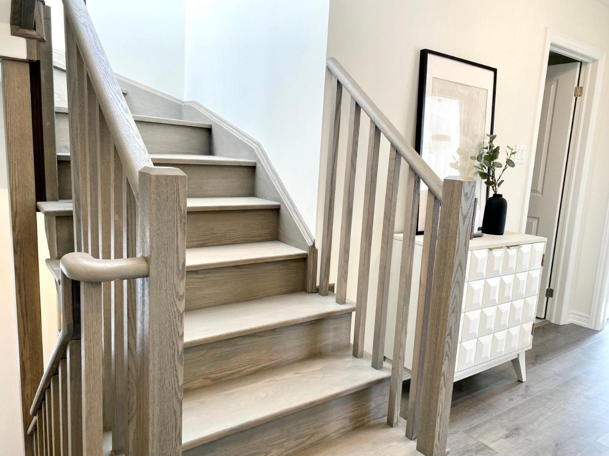 Modern And Bright Luxury Centrally Located In Toronto's Gta *