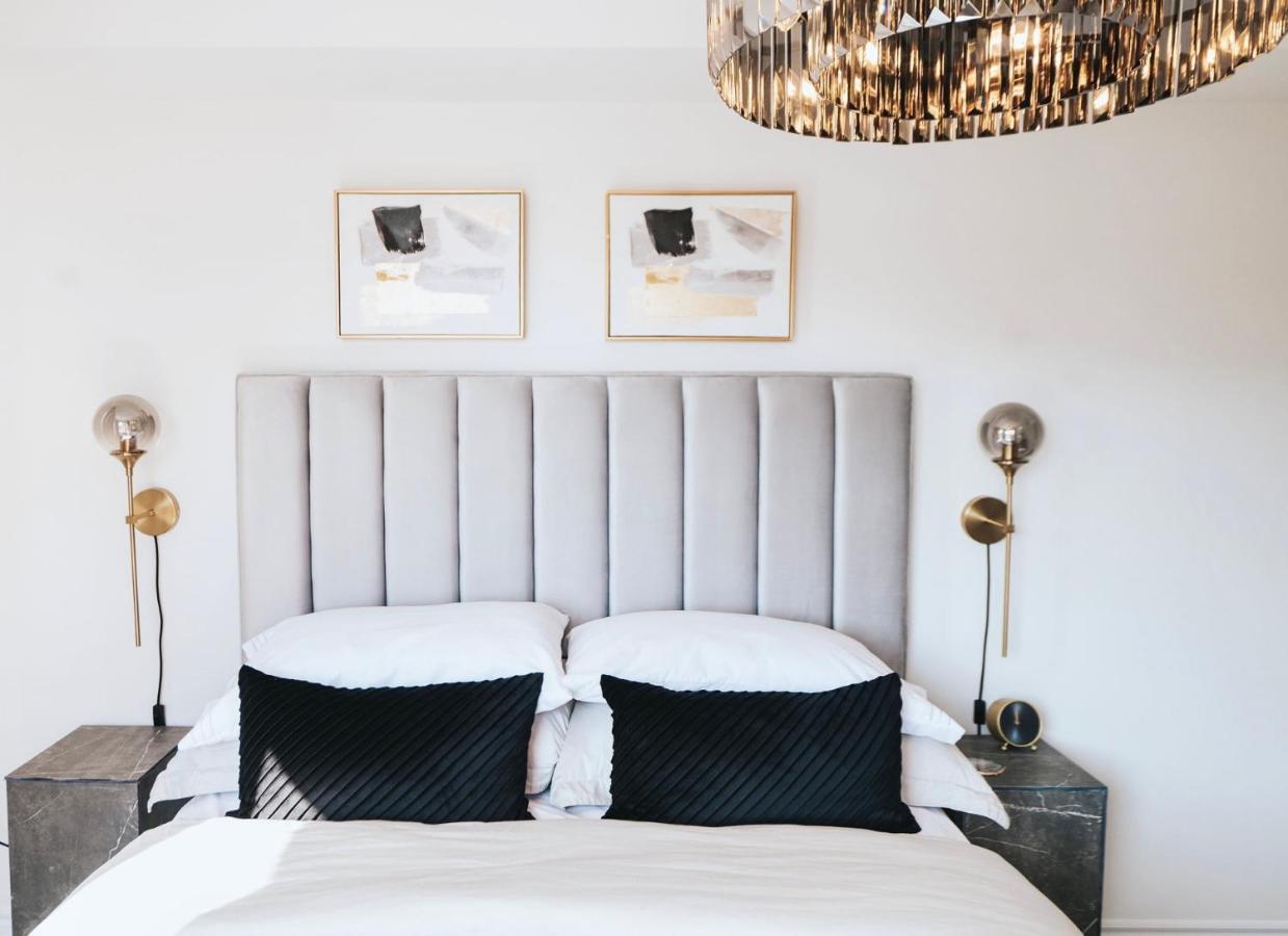 Apartment Modern And Bright Luxury Centrally Located In Toronto's Gta Toronto