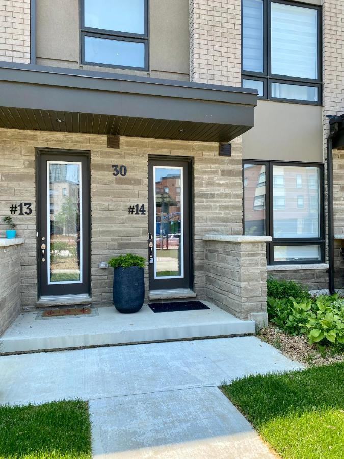 Modern And Bright Luxury Centrally Located In Toronto's Gta